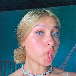 Meet your Posher, Daphne